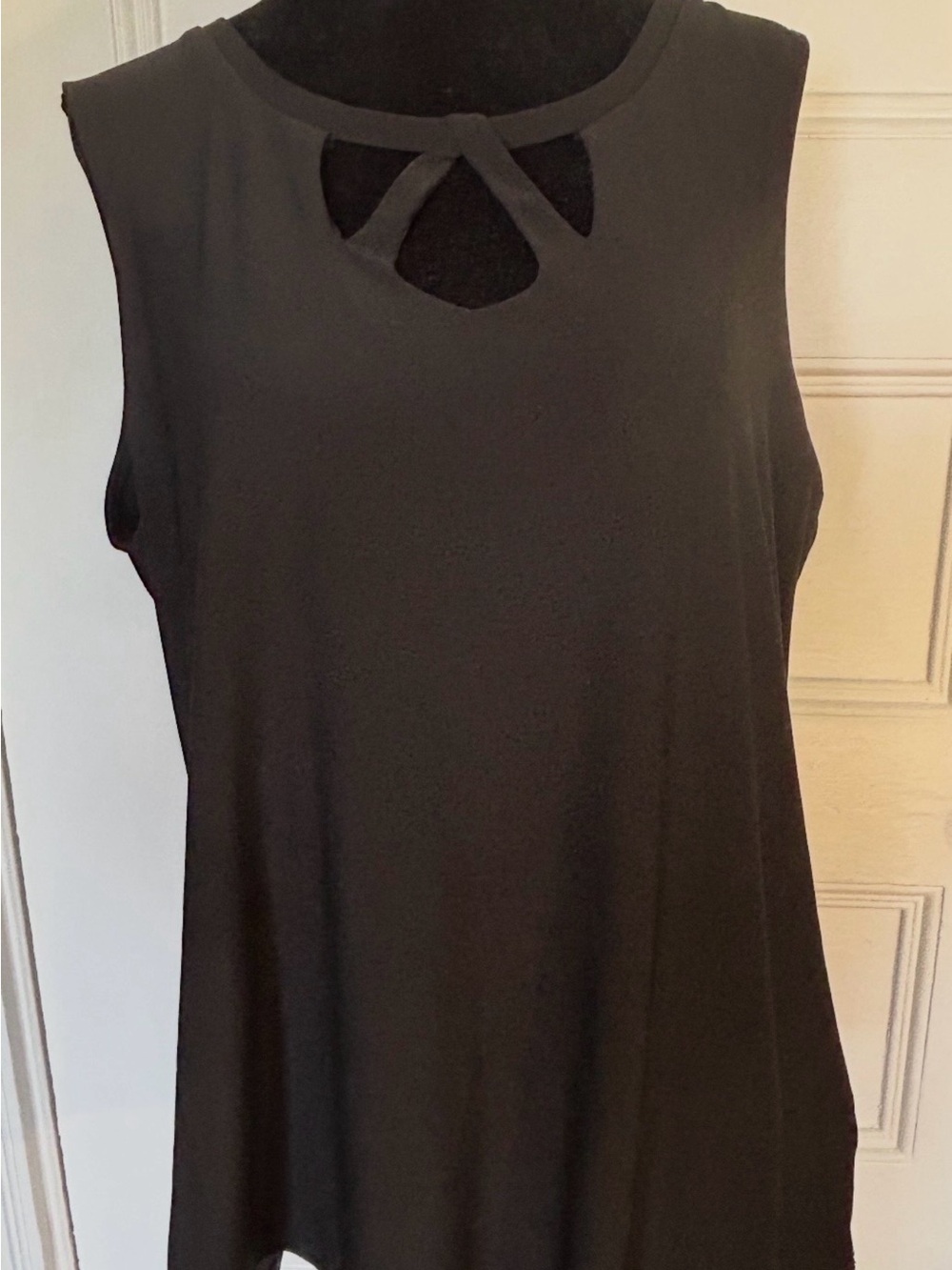 Jones Studio Black Sleeveless Tank with Front Keyhole Detail